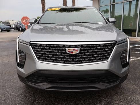 Used 2024 Cadillac XT4 Luxury w/ Cold Weather Package FWD image 2