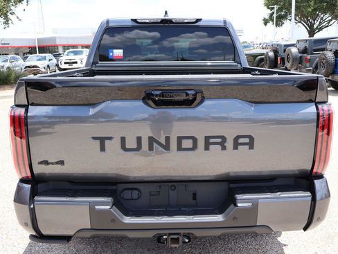 Used 2024 Toyota Tundra Platinum AWD/4WD image 4