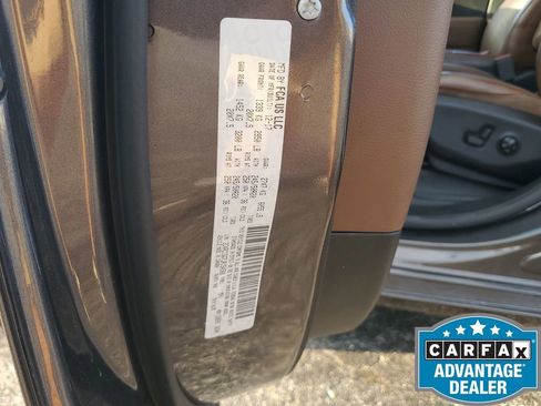 Used 2018 Chrysler Pacifica Limited w/ Tire & Wheel Group image 48