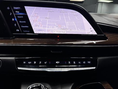 Used 2022 Cadillac Escalade Sport Platinum w/ Heavy-Duty Trailer Package image 22