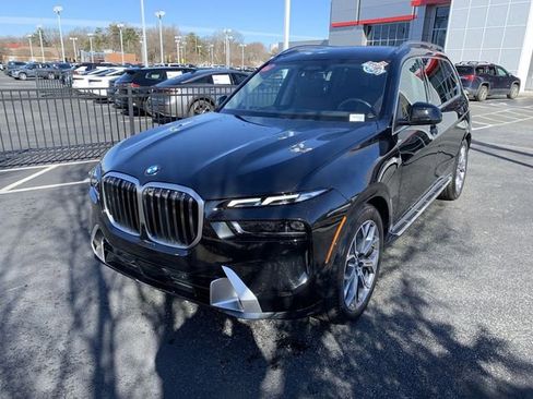 Used 2025 BMW X7 xDrive40i image 4