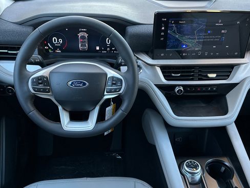 New 2026 Ford Explorer Active w/ Active Comfort Package image 13