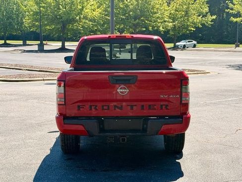 Used 2022 Nissan Frontier SV AWD/4WD image 6