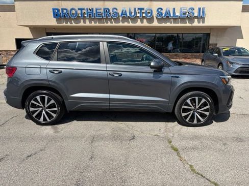 Used 2023 Volkswagen Taos SE FWD image 9