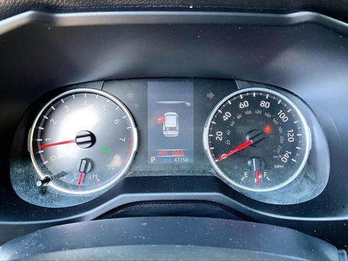 Used 2022 Toyota RAV4 XLE image 12