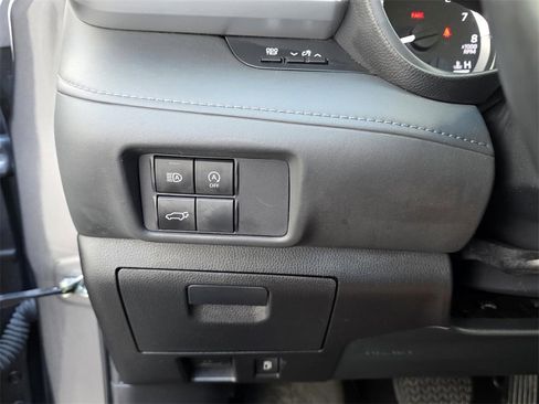 Used 2023 Toyota Highlander LE image 26