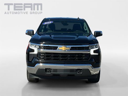 Used 2022 Chevrolet Silverado 1500 LT image 2