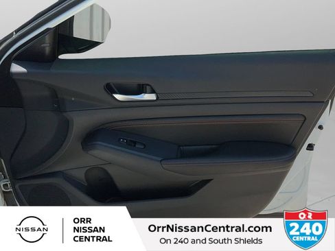 Used 2022 Nissan Altima 2.5 SR FWD image 10