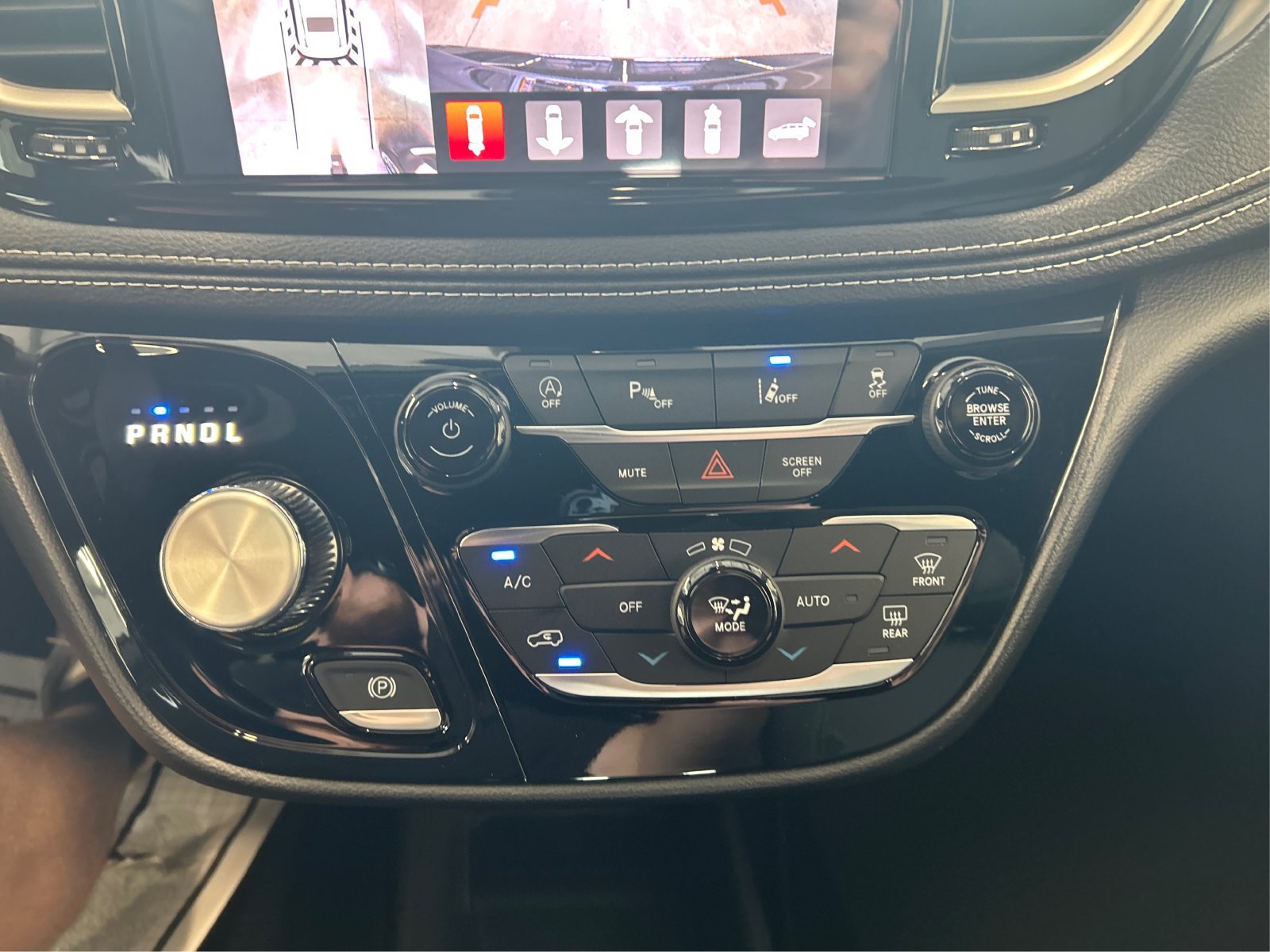 New 2027 Chrysler Pacifica Select w/ Family Tech Group FWD image 26