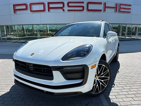 Used 2026 Porsche Macan image 1