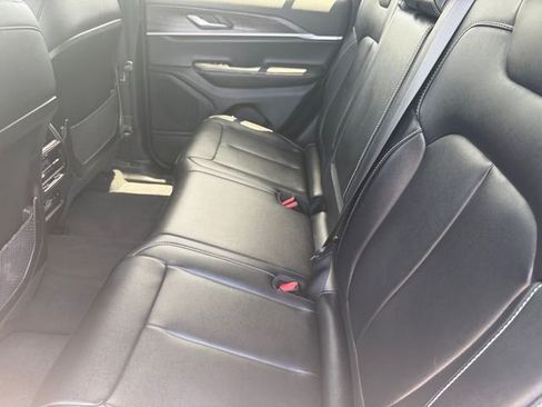 Used 2023 Jeep Grand Cherokee Limited AWD/4WD image 11