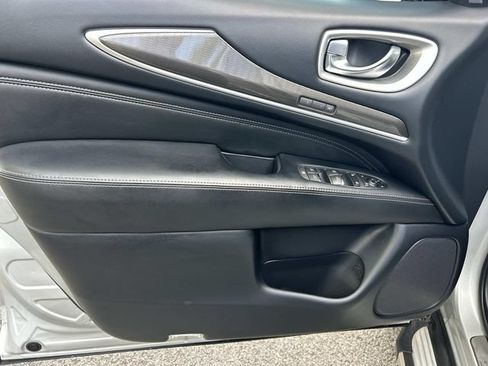 Used 2020 INFINITI QX60 Luxe w/ Essential Package FWD image 18