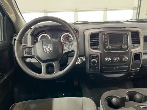 Used 2019 RAM 1500 Express w/ Express Value Package AWD/4WD image 8