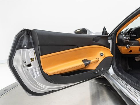 Used 2018 Ferrari 488 Spider image 65