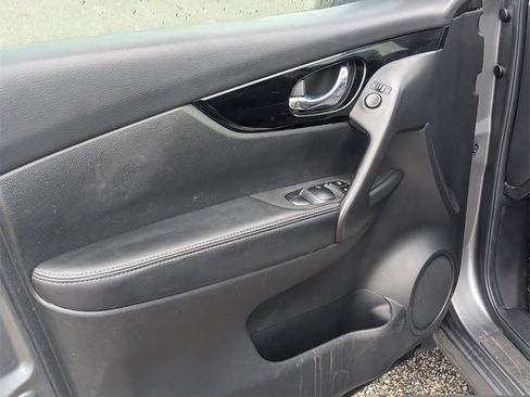 Used 2019 Nissan Rogue Sport SV w/ Technology Package image 15