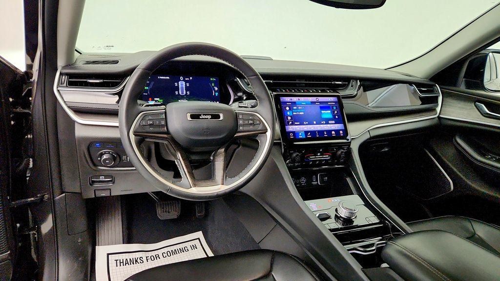 Used 2023 Jeep Grand Cherokee 4WD 4xe image 13