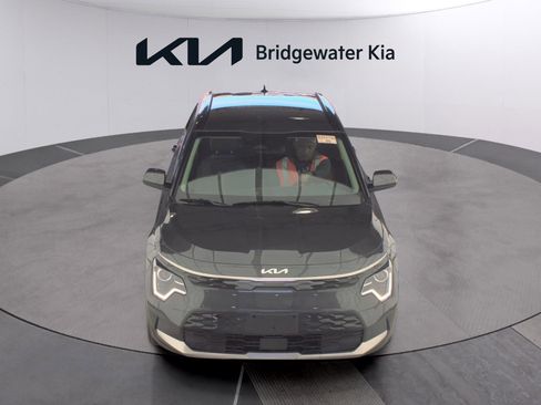 Used 2025 Kia Niro Wind w/ Wind Preserve Package FWD image 3
