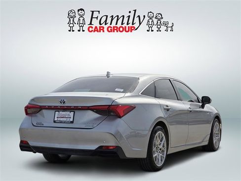 Used 2021 Toyota Avalon Limited w/ Advanced Safety Package image 4