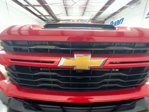 Used 2025 Chevrolet Silverado 2500 Custom w/ Custom Value Package image 28