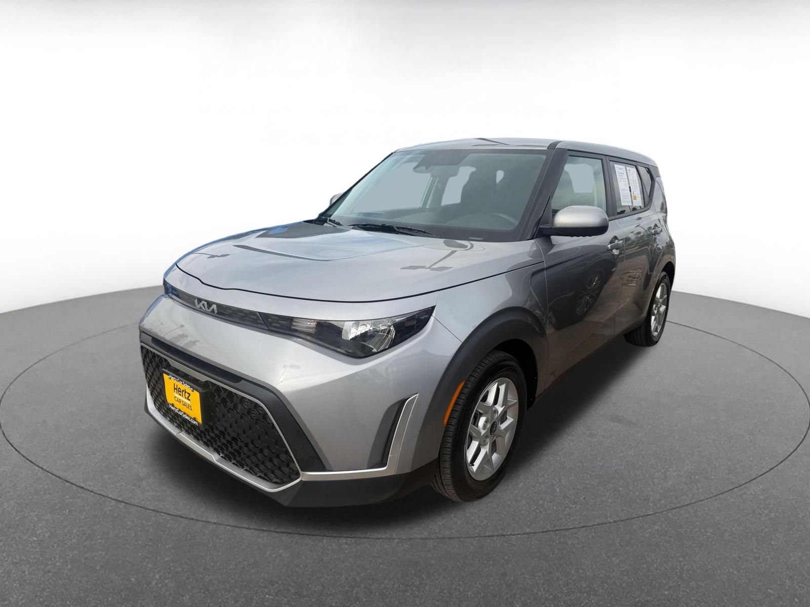 Used 2025 Kia Soul LX w/ LX Technology Package FWD image 3