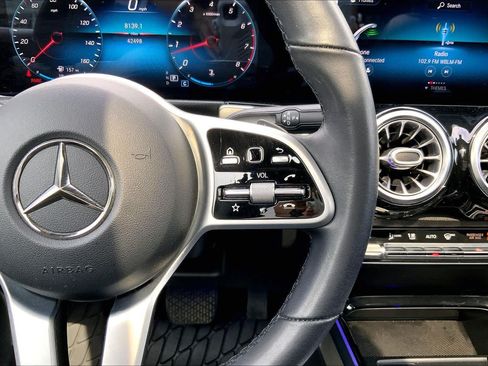 Certified 2021 Mercedes-Benz GLB 250 4MATIC image 25
