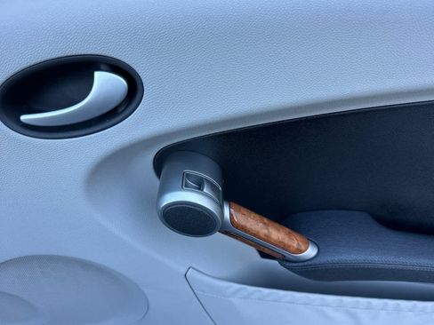 Used 2010 Mercedes-Benz SLK 300 image 13