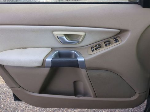 Used 2010 Volvo XC90 V8 image 29