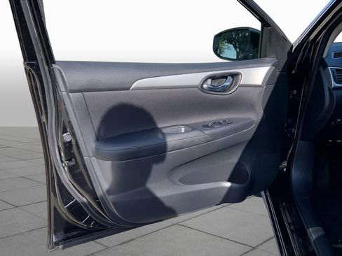 Used 2017 Nissan Sentra S FWD image 21