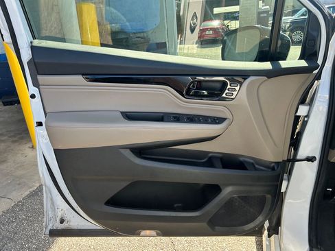Used 2024 Honda Odyssey Elite image 6