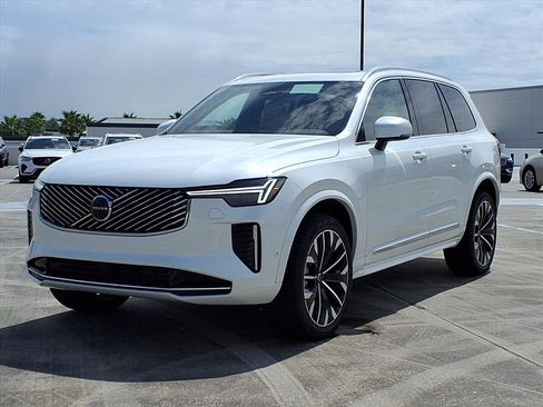 New 2026 Volvo XC90 B5 Plus image 3