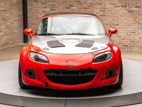 Used 2006 MAZDA MX-5 Miata Sport w/ Suspension Pkg image 2