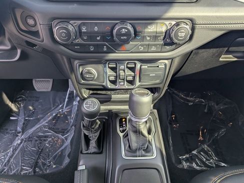 New 2026 Jeep Gladiator Sport image 15