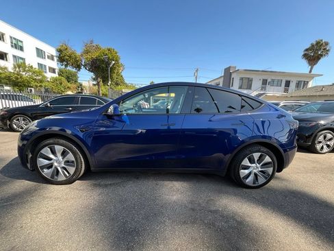 Used 2023 Tesla Model Y Long Range AWD/4WD image 6