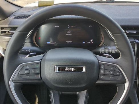 Certified 2024 Jeep Grand Cherokee L Laredo image 32