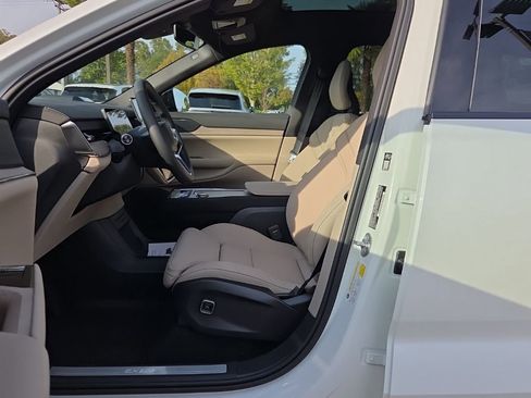 New 2025 Volvo EX90 Plus w/ Protection Package Premier image 4