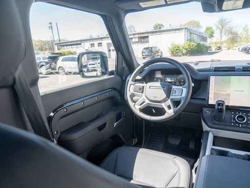 New 2026 Land Rover Defender 110 X-Dynamic SE AWD/4WD image 18