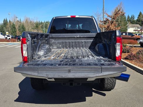 Used 2017 Ford F350 Lariat w/ Lariat Value Package AWD/4WD image 9