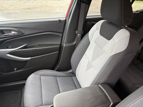 Used 2026 Chevrolet Trax LS FWD image 19