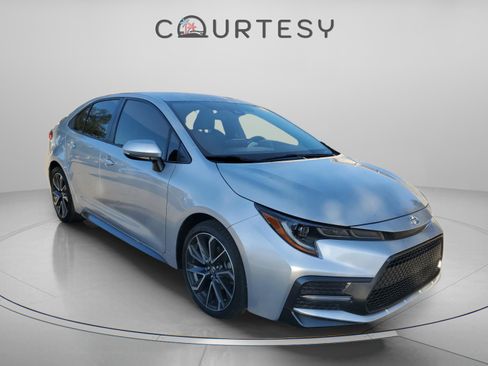 Used 2022 Toyota Corolla SE image 5