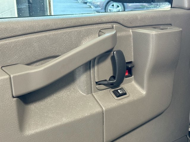 Used 2017 Chevrolet Express 2500 RWD image 11