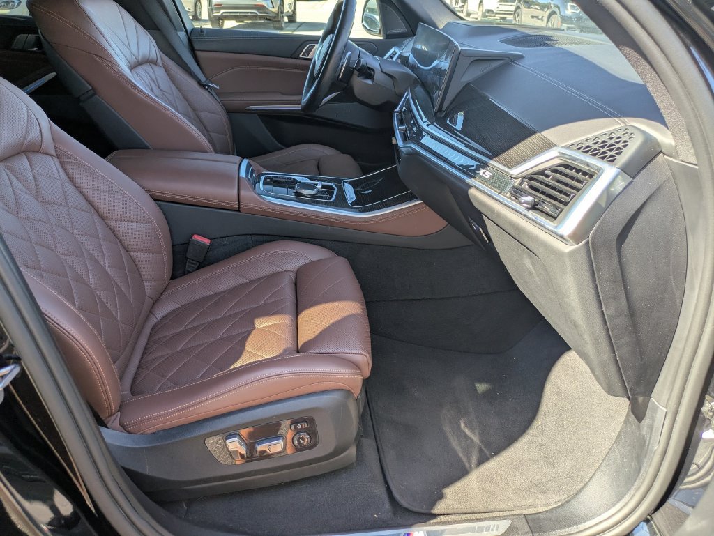 Used 2024 BMW X5 sDrive40i w/ M Sport Package RWD image 24