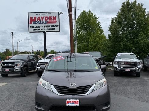 Used 2013 Toyota Sienna LE AWD/4WD image 8