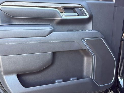 Used 2025 Chevrolet Silverado 2500 LT w/ Trail Boss Package image 11