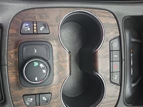 Used 2023 GMC Acadia Denali w/ Black Diamond Edition FWD image 37