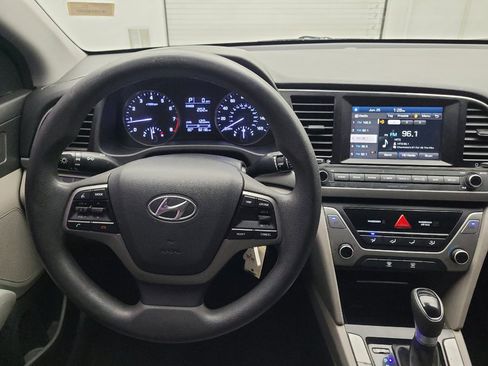 Used 2017 Hyundai Elantra SE FWD image 22
