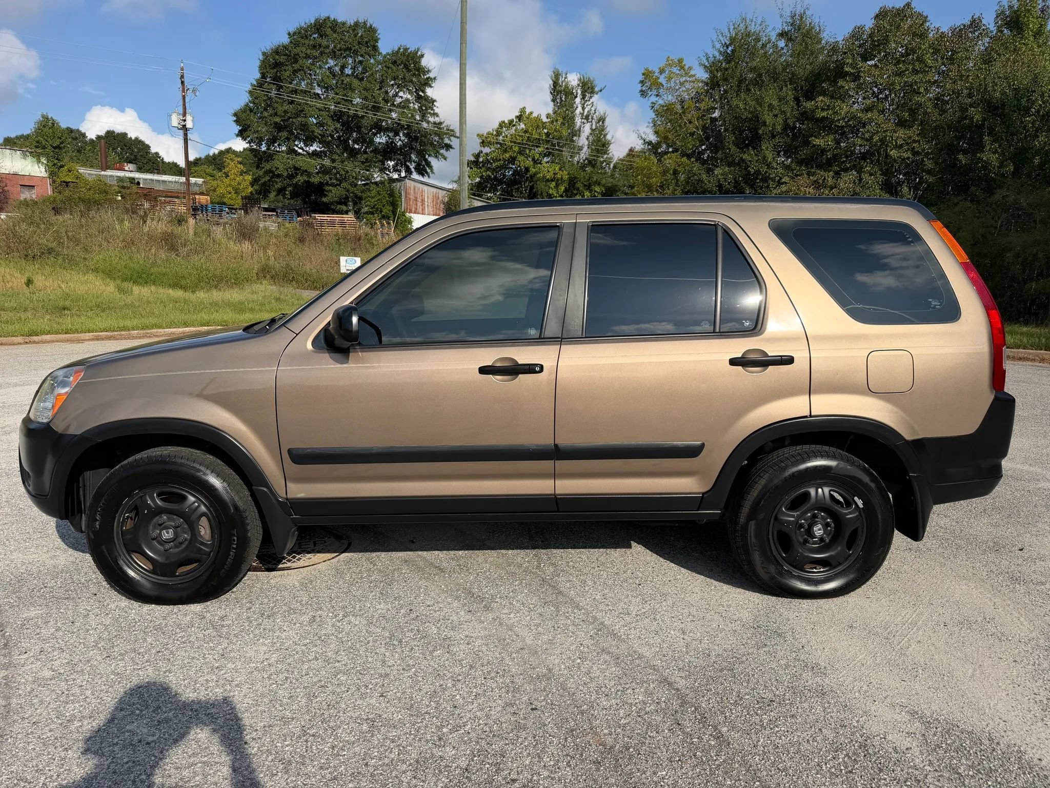 Used 2004 Honda CR-V LX image 2