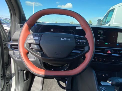 New 2026 Kia Sportage SX FWD image 18