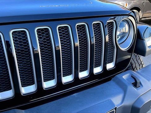 Used 2019 Jeep Wrangler Unlimited Sahara image 28