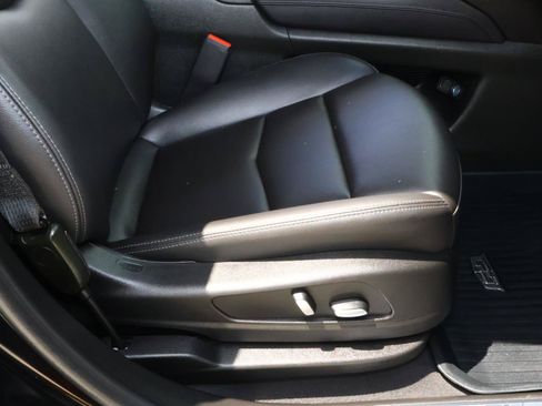 Used 2025 Cadillac XT5 Luxury w/ LPO, Floor Liner Package FWD image 22