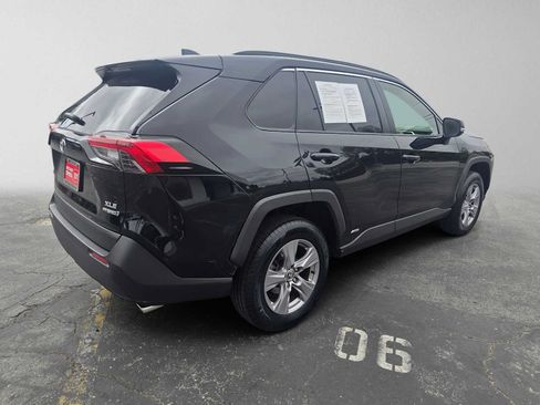 Used 2024 Toyota RAV4 XLE AWD/4WD image 3